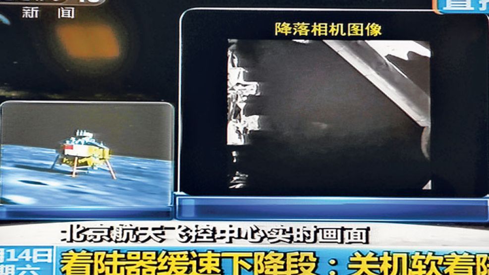 Hito. La imagen del alunizaje transmitida por la televisión china y la superficie lunar de cerca.