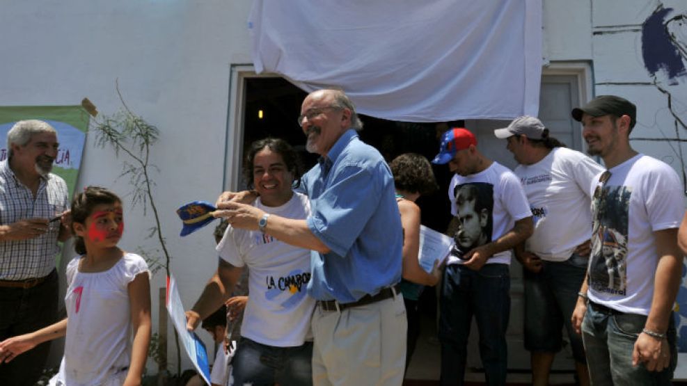 El ministro de Trabajo, Carlos Tomada, ratificó su decisión de presidir el PJ porteño. 