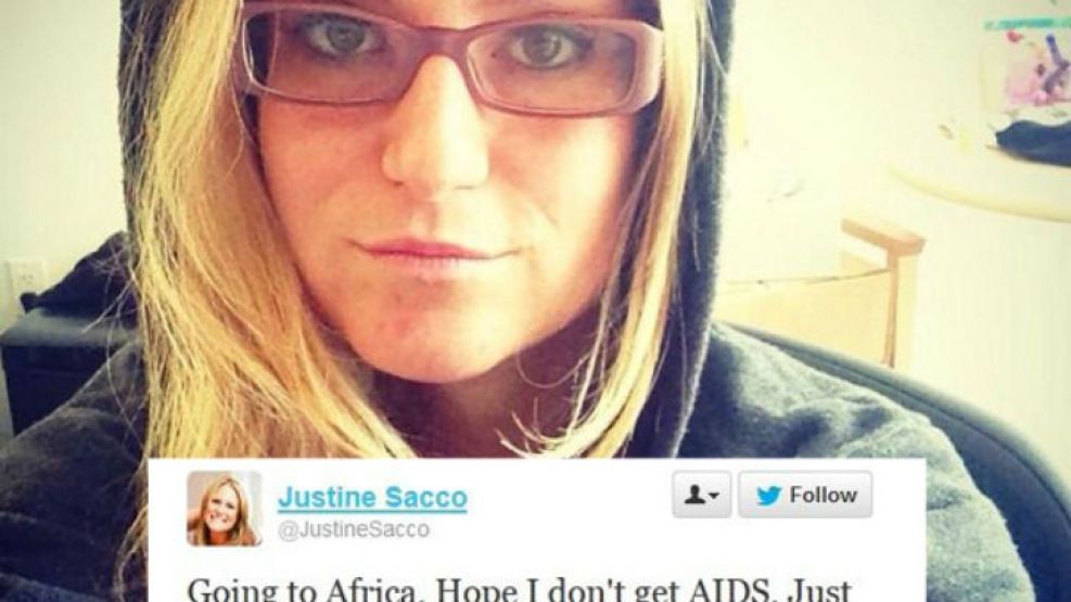 "Me voy a África. Espero no contraer sida. Es broma. ¡Soy blanca!", dijo Sacco en un tuit publicado el viernes antes de abordar un vuelo de 11 horas a Sudáfrica.