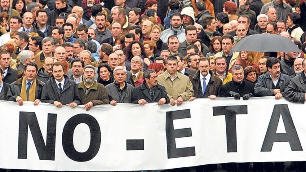Nunca más. Una manifestación recorre Madrid contra los ataques producidos por ETA en España.
