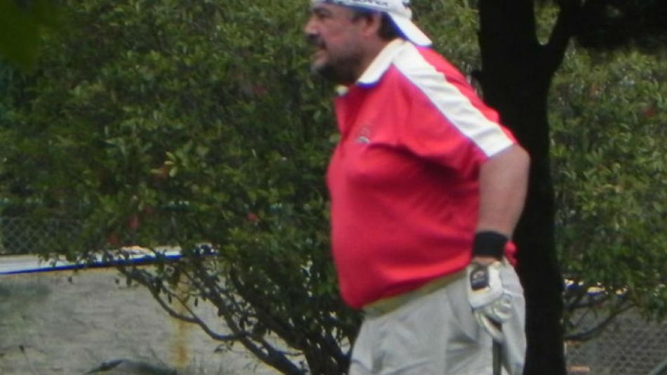 En plena crisis energética, el secretario de Energía juega al golf