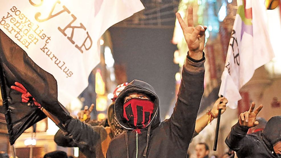 OPOSITORES. Una manifestacion por las calles de Ankara.