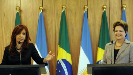 0102-cristina-dilma