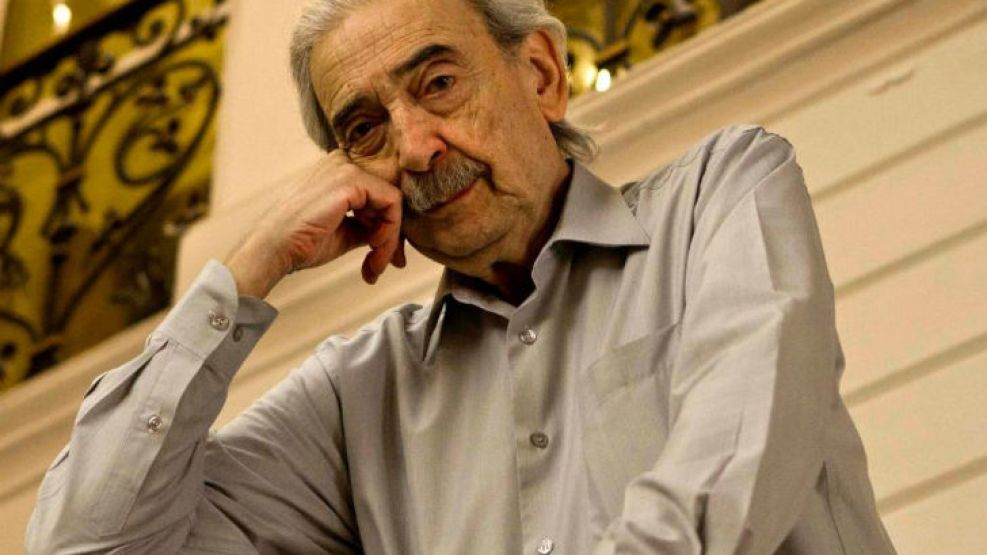 El poeta y periodista argentino Juan Gelman murió hoy a los 83 años en la ciudad de México.