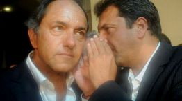 El gobernador bonaerense, Daniel Scioli, calificó como "normal" mostrarse con Sergio Massa al ser consultado sobre su foto con el referente opositor.