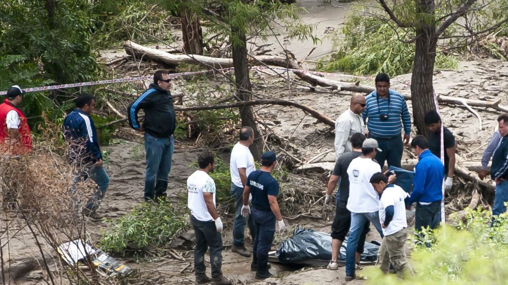 12 personas continúan desaparecidas tras el temporal que sacudió a Catamarca. 