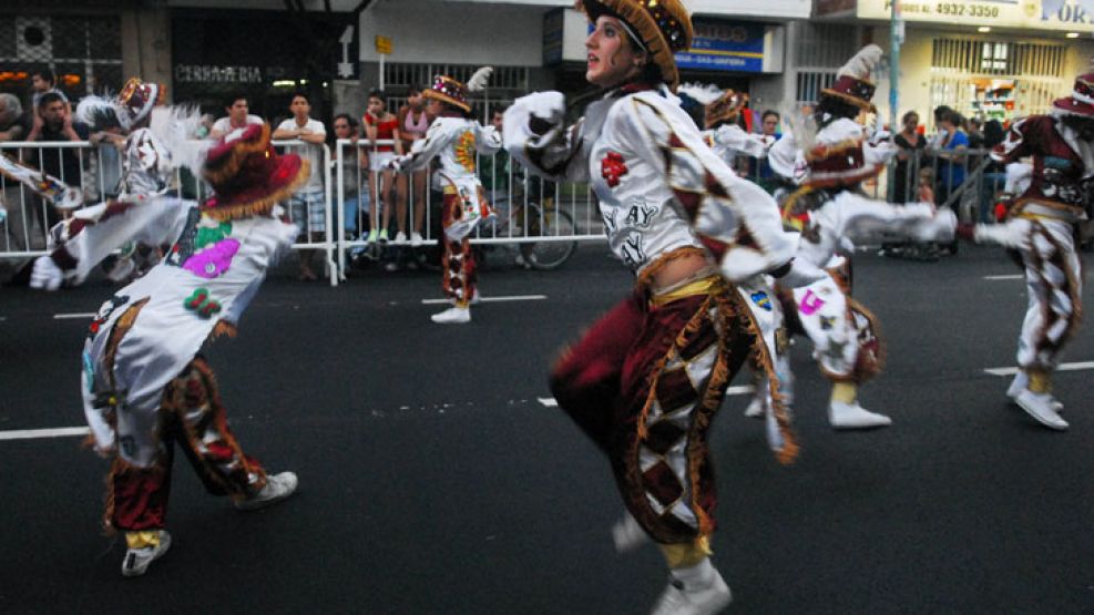 Los carnavales son el festejo en que las murgas, tras un año de preparación, despliegan su arte, su pasión y su magia.