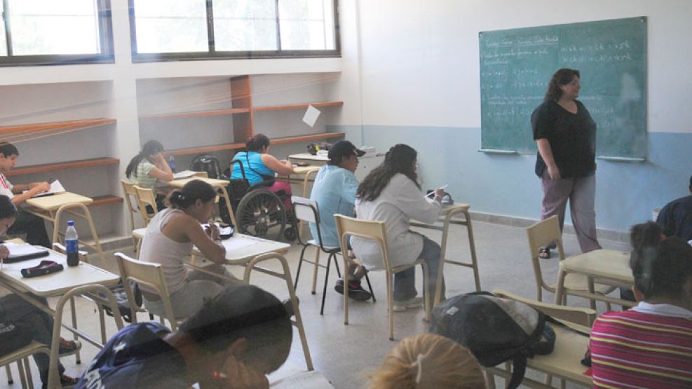 Cuello de botella. Muchos de los jóvenes “ni ni” dejaron la escuela entre los 15 y los 16 años, la edad de mayor desgranamiento del sistema educativo argentino.