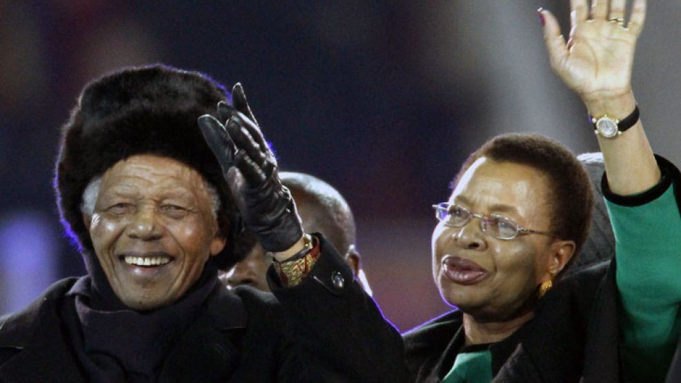 A dos meses de la muerte del líder sudafricano, que tenía 95 años, su viuda, Graça Michel, tiene derecho a la mitad de su fortuna.