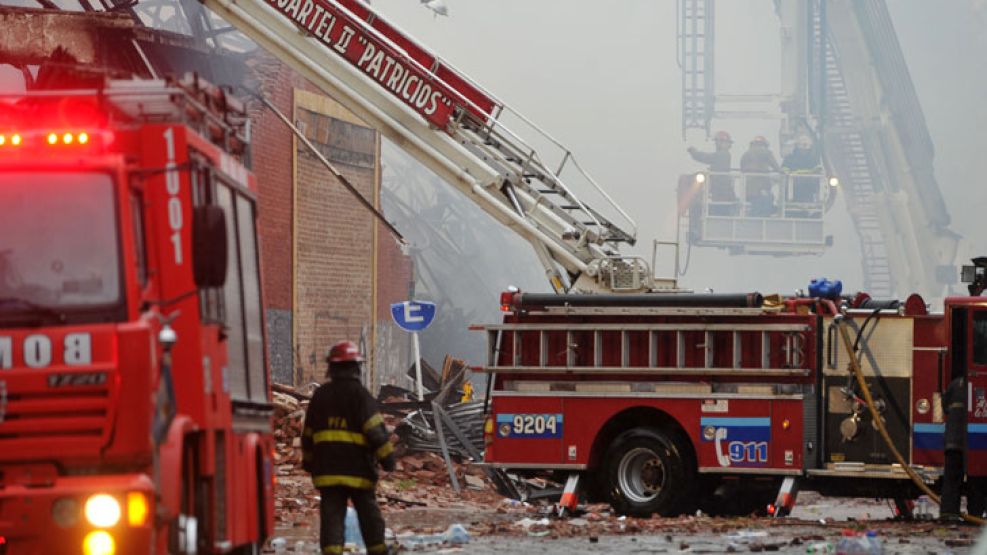Carlos Alberto Ferlise, presidente del Consejo Nacional de Bomberos Voluntarios de Argentina, calificó como "extraño" el incendio.