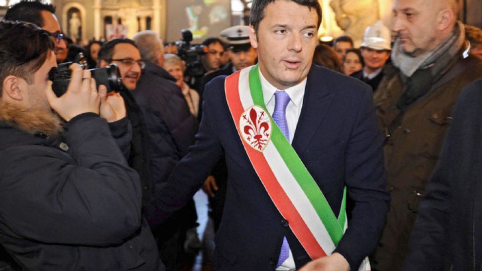 De gala. Matto Renzi asistió ayer a una ceremonia en Florencia, antes de la renuncia de Letta.