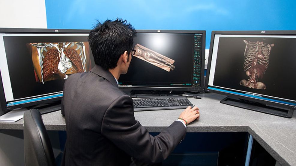 Examen. Científicos aseguran que la autopsia digital es un complemento de la tradicional. La clave está en la labor del forense para interpretar las imágenes 3D.