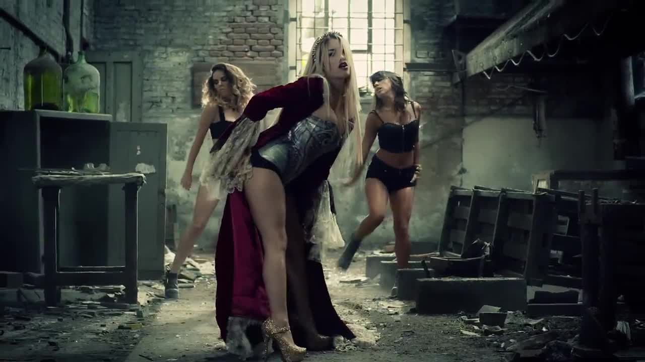 Lali Esposito Asesina (30)
