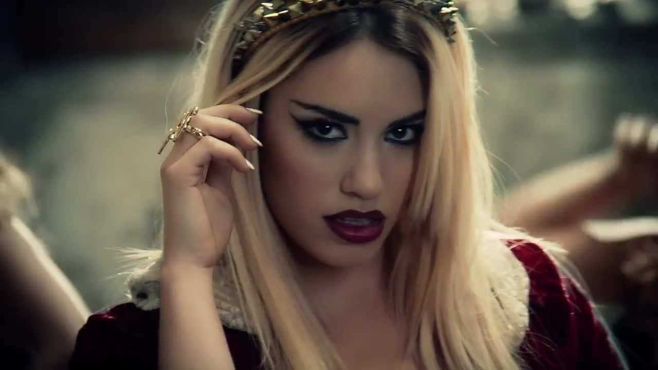 Lali Esposito Asesina (31)