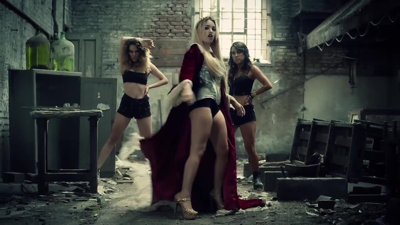 Lali Esposito Asesina (5)