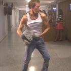 Kevin Bacon recrea Footlose (3)