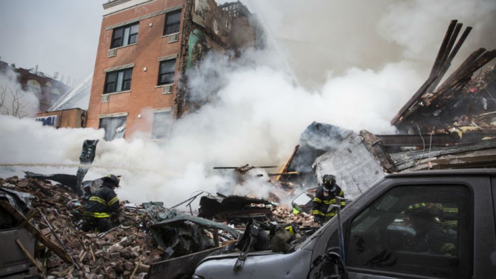 Explosión y derrumbe en Nueva York: creen que se trató por un escape de gas