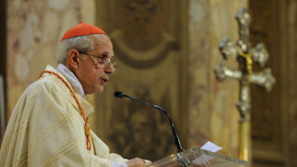 Mario Poli encabezó la misa en la Catedral metropolitana y elogió a Francisco.