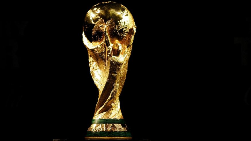 el-trofeo-de-copa-del-mundo-se-exhibe-en-chile-ante-mitica-seleccion-de-1962