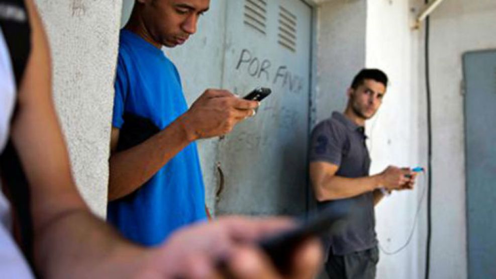 ZunZuneo, una red social cubana, fue creada por el Estado norteamericano para fogonear protestas sociales, informó AP.