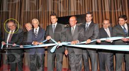 Corte de cinta. Walter Mosca, Federico Scarabino, Eduardo Costantini, Sergio Massa, Alvaro Diago, Marcelo Macagno y Eduardo Camaño en la apertura del hotel en 2011.