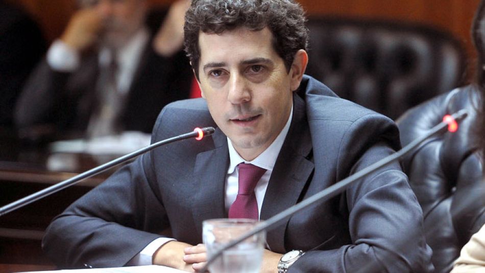Lejos de salir a desmentir la información que publicó Lanata, Eduardo De Pedro eligió retuitear a sus militantes.