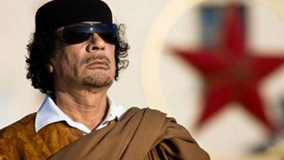 Gadafi terminó ametrallado por el propio pueblo libio.