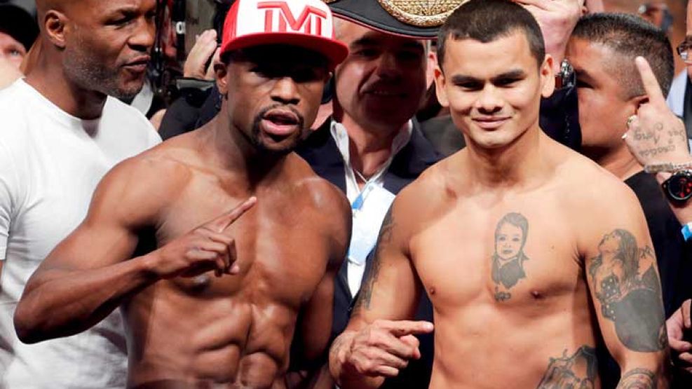 La cumbre. Ayer, ambos pasaron sin problemas el pesaje. Mayweather, provocador, le mascó el chicle a centímetros de la cara. Pero el Chino no entró.