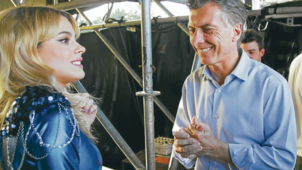 Mirada. El líder PRO dijo que quedó “embelesado” con Violetta.