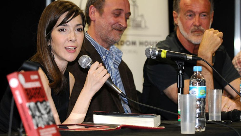 Edi Zunino presentó Periodistas en el barro en la Feria del Libro.