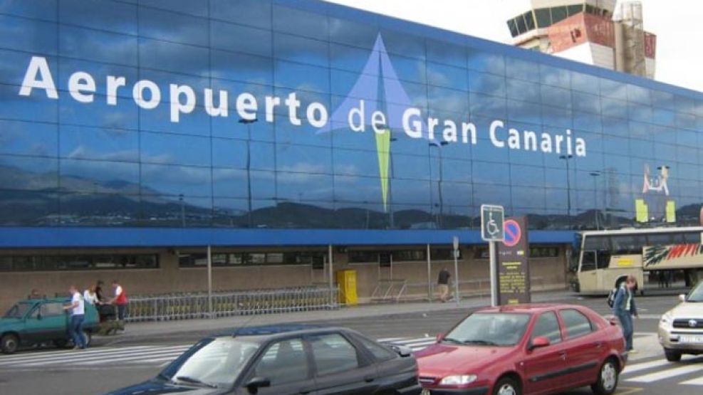 El avión aterrizó de emergencia en Canarias.