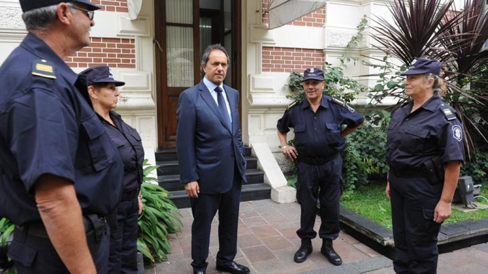 Scioli sacó a más de 60 efectivos de la custodia de casa de gobierno.