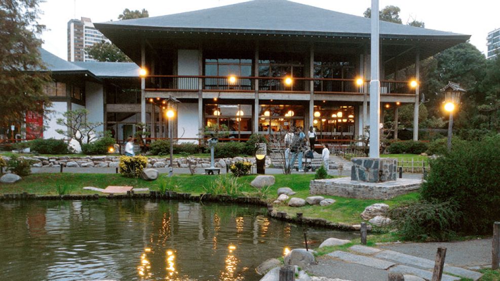 El Jardín Japonés está ubicado en el barrio porteño de Palermo. 