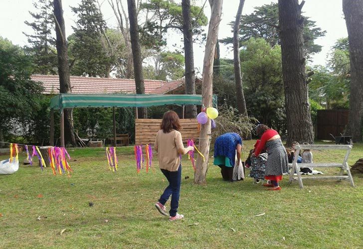 Cynthia fue atacada en el parque de su casa.