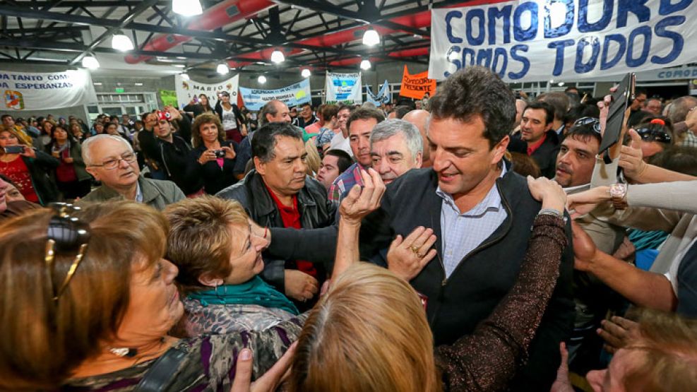 Visita patagónica. El legislador visitó Chubut junto al ex gobernador, Mario Das Neves.