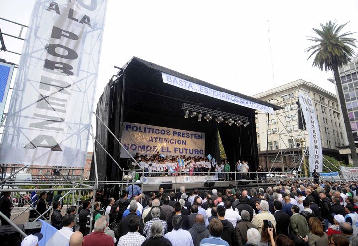 Moyano y Barrionuevo dieron un breve mensaje al final del acto.