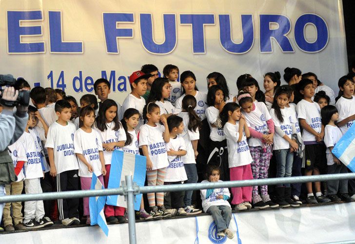 Moyano y Barrionuevo dieron un breve mensaje al final del acto.