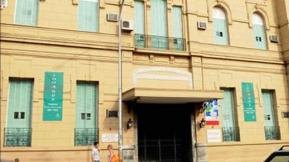 El herido, de acuerdo a los informantes citados por la Agencia DyN, murió cuando era trasladado al hospital José María Cullen.