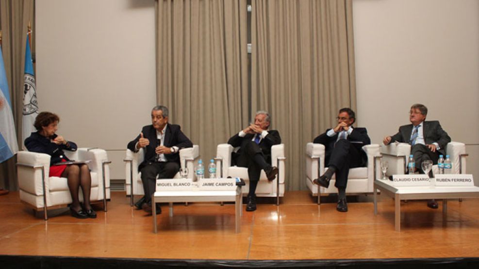 DIALOGO. Parte del Foro de Convergencia se reunió el jueves. Ya llevaron sus ideas a Binner y a Macri. Sondearán al oficialismo.