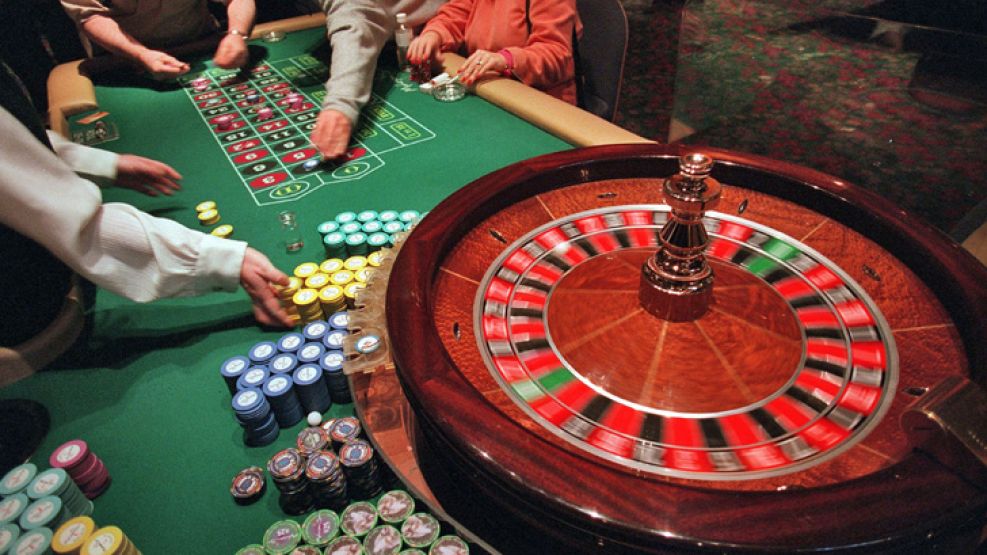 El libro revela que los juegos de azar en Argentina recaudan 105 mi millones de pesos.
