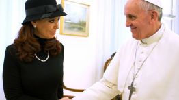 Cristina, es nuevamente saludada por el Papa Francisco.