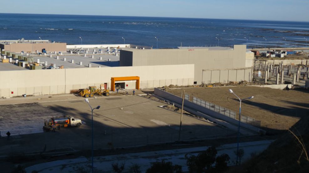 En obra. Habrá oficinas, tiendas, cines y un hipermercado.