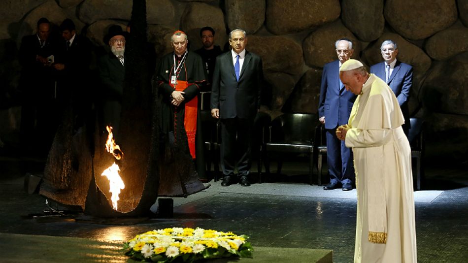 El papa Francisco durante su visita el memorial del Holocausto Yad Vashem.