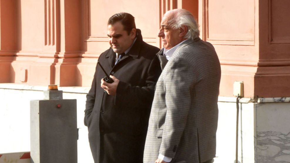 Roberto Fernández de la UTA al salir de la Casa de Gobierno