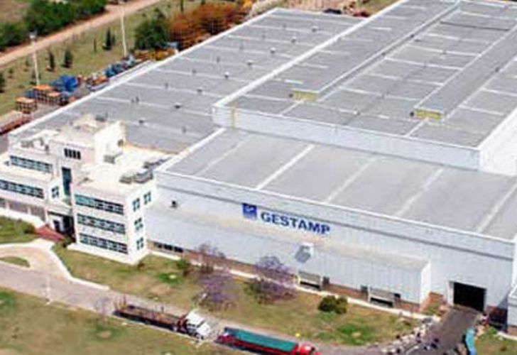 Funcionarios bonaerenses destrabaron temporariamente el conflicto gremial en la empresa Gestamp. 