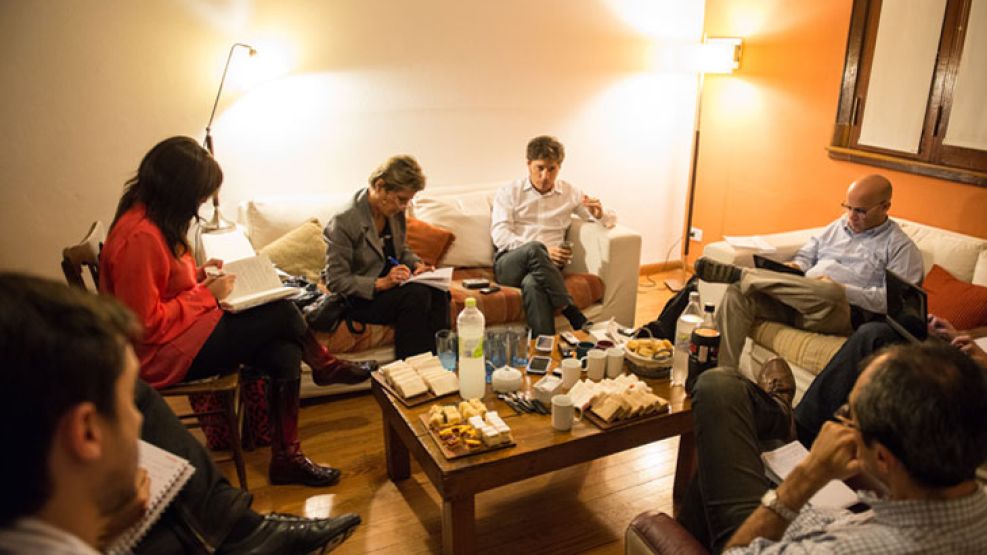 Anoche. Satisfecho por el arregló, el funcionario reunió en su casa de Parque Chas a periodistas.