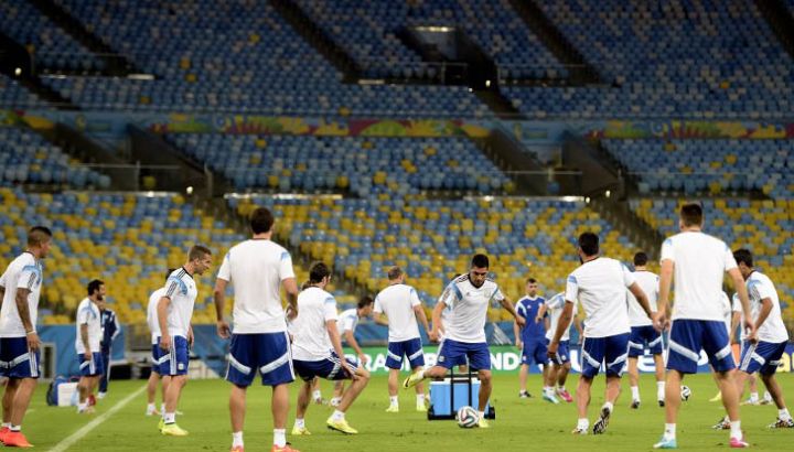 fbl-wc-2014-arg-training