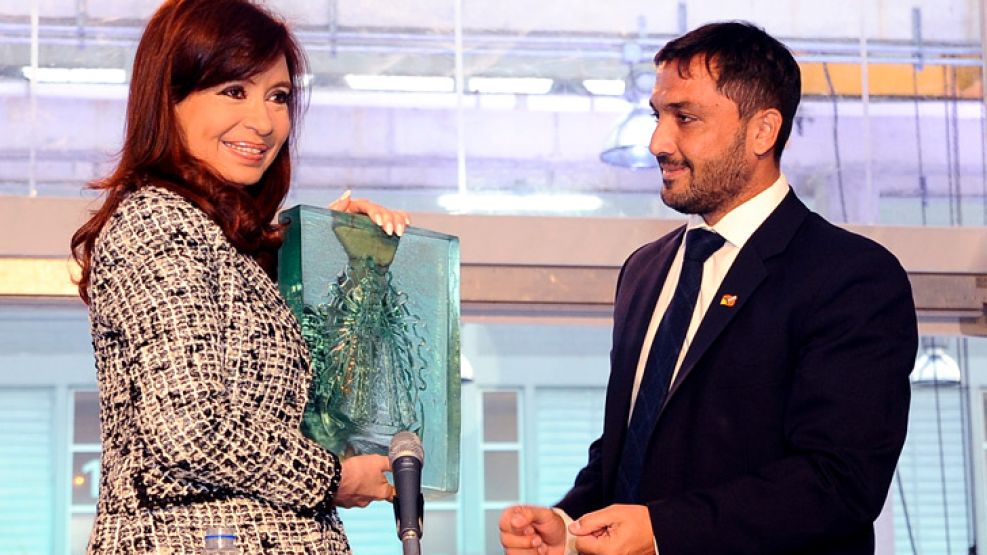 Cristina y Mussi, juntos en un acto en Berazategui. La presidenta le dio el aval para ser precandidato.