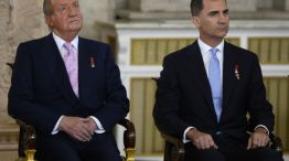 Juan Carlos I y Felipe. Todos esperan que el sucesor sea, como lo fue su padre, el lobbista de lujo de los intereses políticos y económicos hispanos, sean estatales o privados.