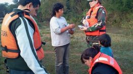  Personal de las Fuerzas Armadas asistía hoy a los pobladores de las zonas inundadas en Misiones, Formosa, Chaco y Corrientes, hasta donde se enviaron camiones, una planta potabilizadora y un helicópt